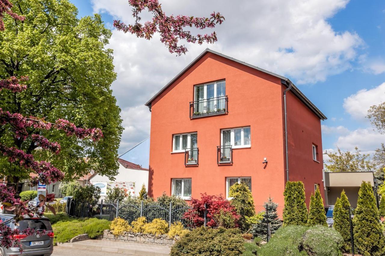 Elendris - Ubytovani U Kostela Brno Exteriör bild