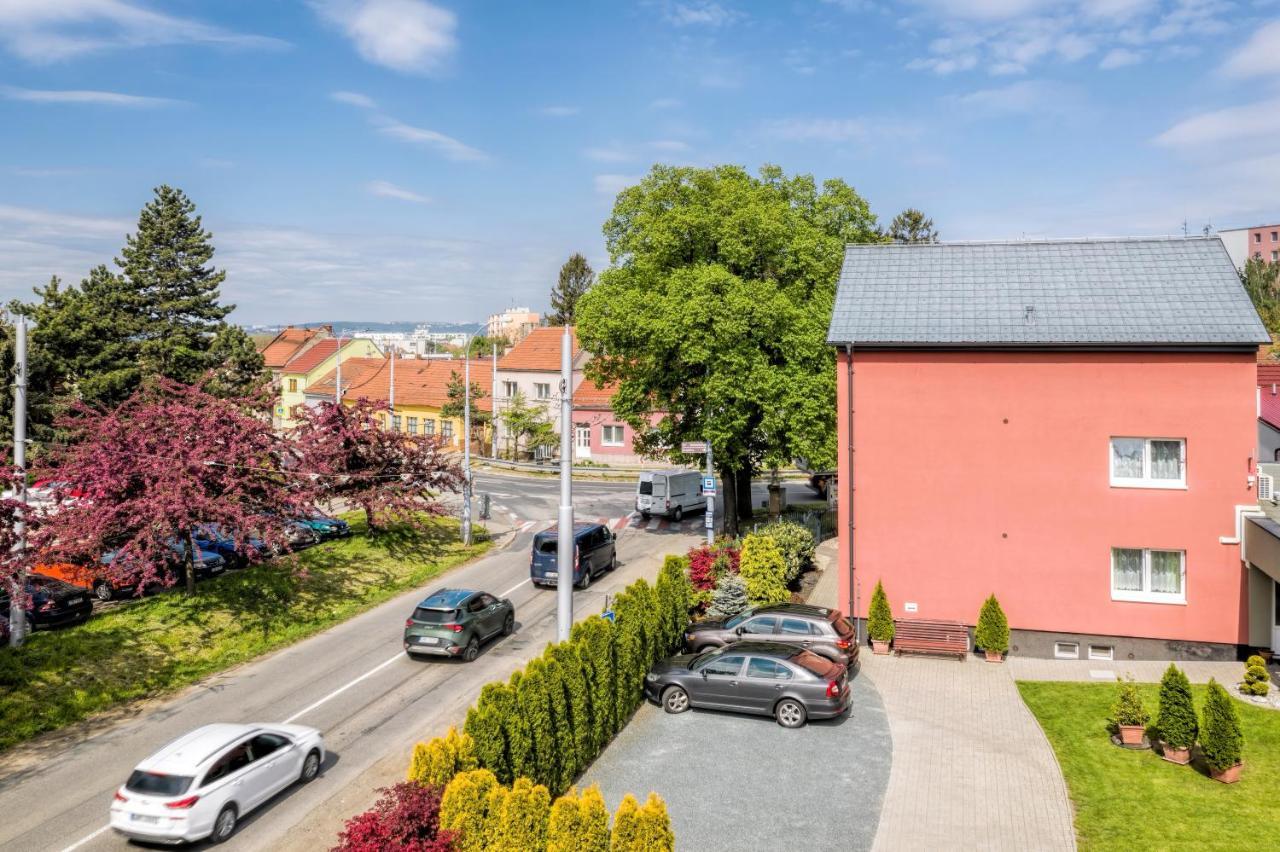 Elendris - Ubytovani U Kostela Brno Exteriör bild
